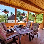 Tihovo Semesterbostad Delnice